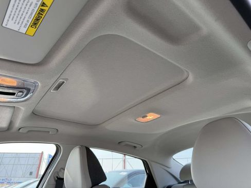 Certified 2025 Hyundai Elantra Limited FWD image 22