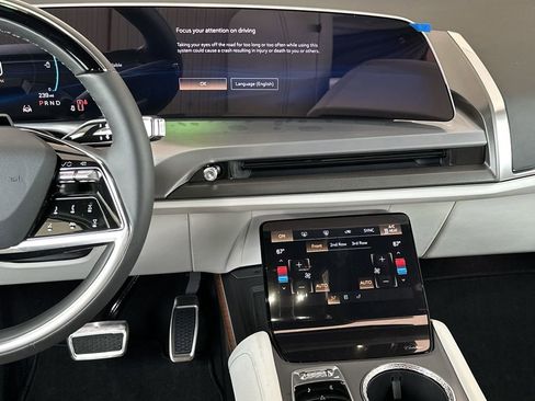 New 2026 Cadillac Vistiq Luxury image 15