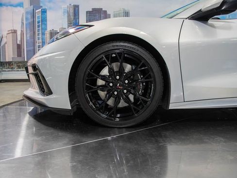 Used 2024 Chevrolet Corvette Stingray Premium Conv w/ Z51 Performance Package RWD image 7