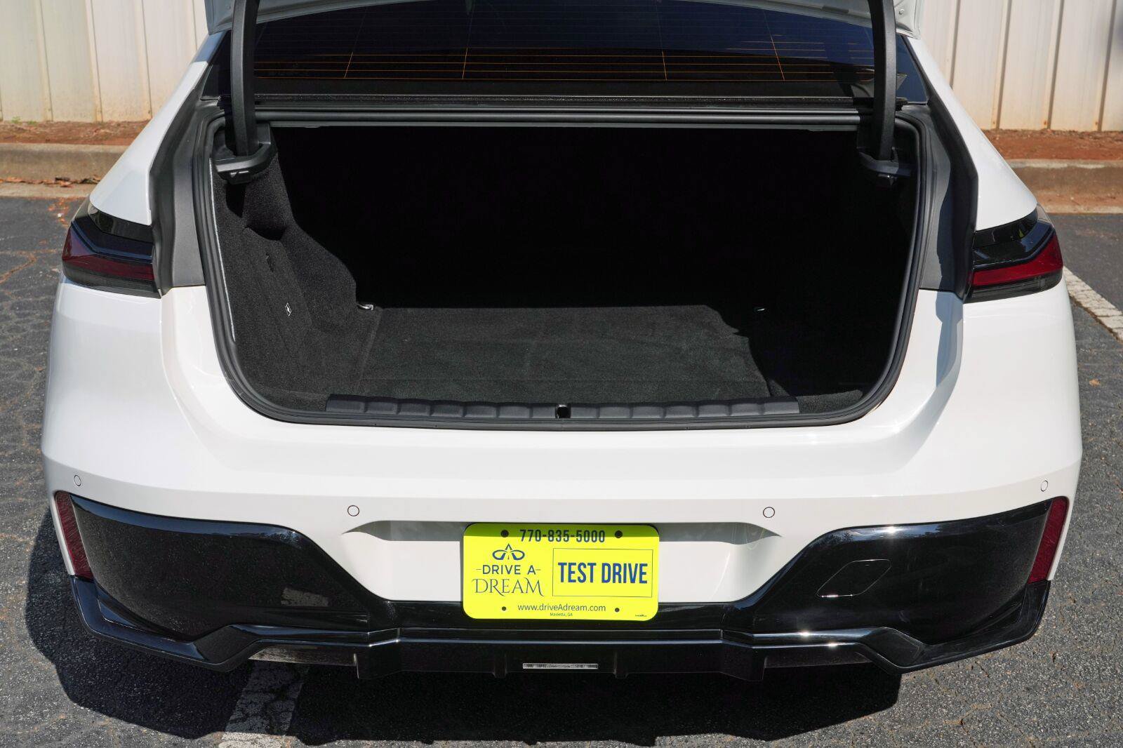 Used 2024 BMW i7 xDrive60 AWD/4WD image 10