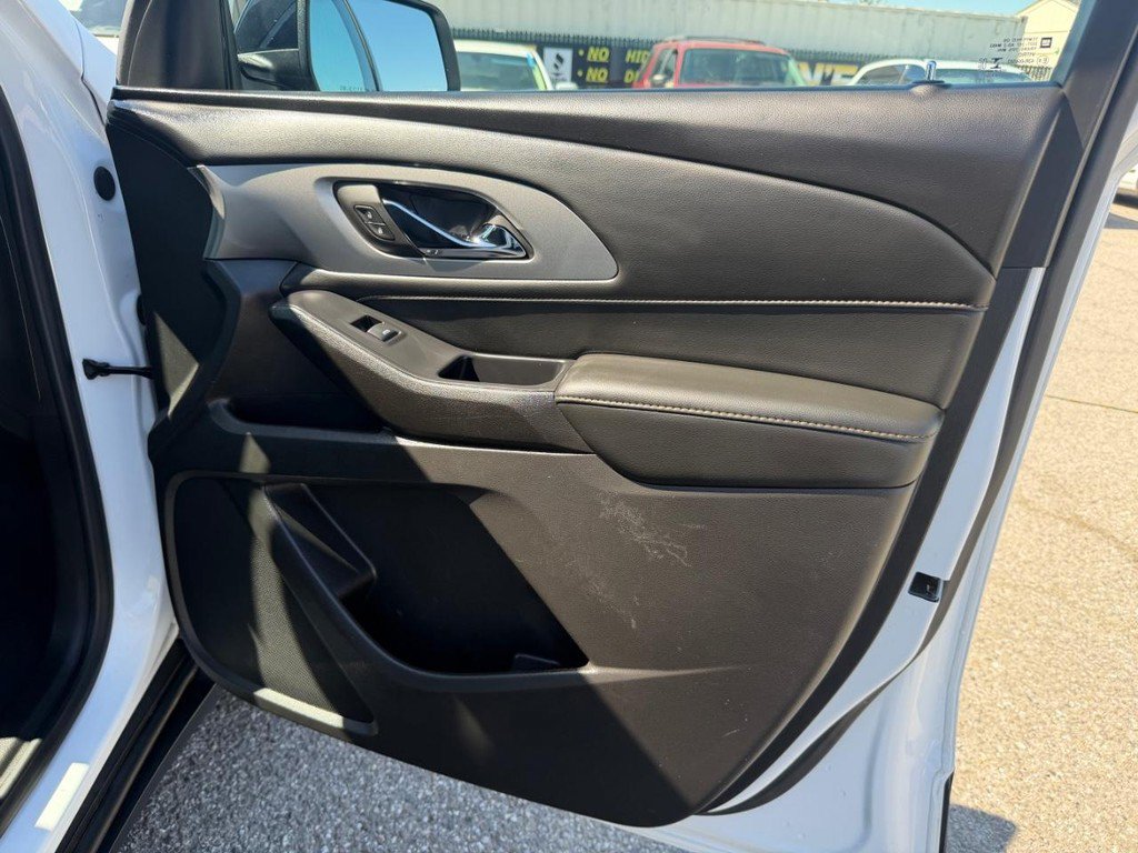 Used 2021 Chevrolet Traverse LS FWD image 19