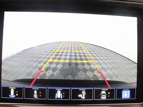 Used 2023 GMC Yukon Denali image 4