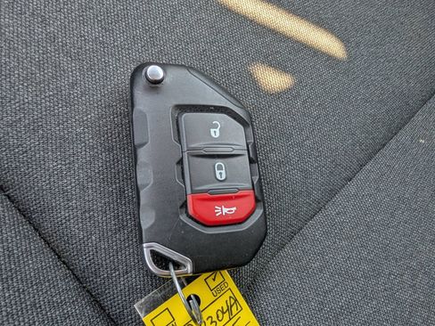 Used 2025 Jeep Wrangler Unlimited Sport AWD/4WD image 18