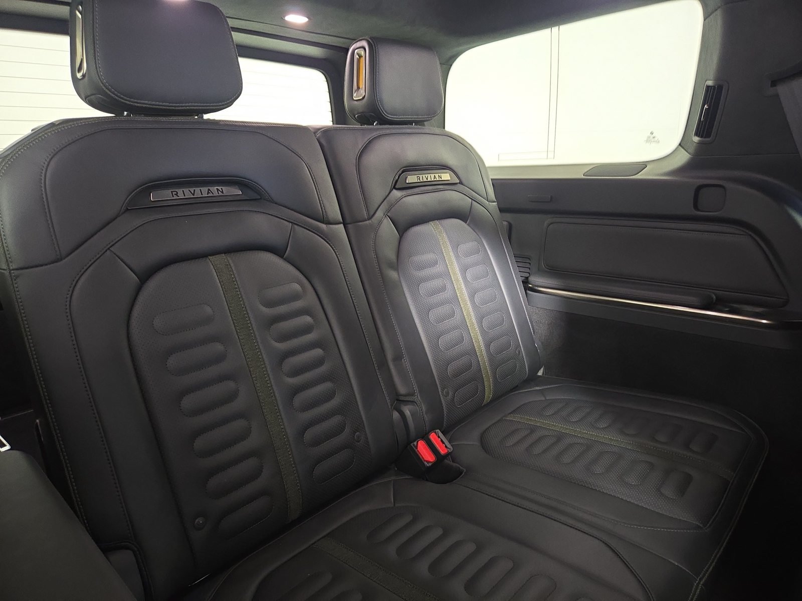 Used 2022 Rivian R1S Launch Edition Quad AWD/4WD image 25