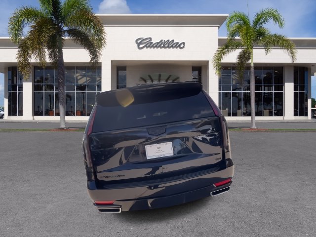 Used 2024 Cadillac Escalade Premium Luxury AWD/4WD image 12