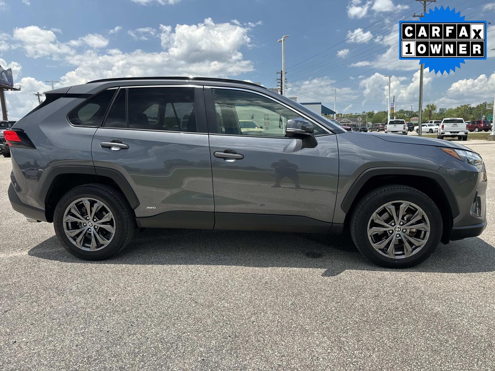 Used 2025 Toyota RAV4 XLE Premium w/ Weather Package AWD/4WD image 2