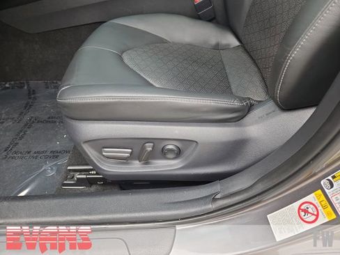 Used 2018 Toyota Camry XSE FWD image 23
