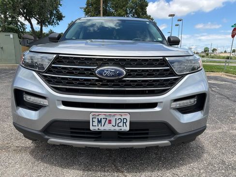 Used 2022 Ford Explorer XLT w/ Equipment Group 202A AWD/4WD image 7