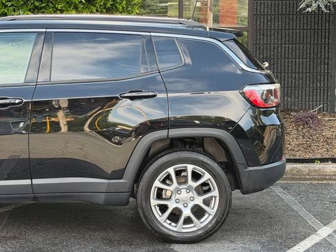 Used 2022 Jeep Compass Latitude AWD/4WD image 11