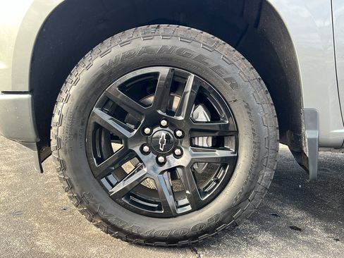 Used 2023 Chevrolet Silverado 1500 RST w/ Z71 Off-Road Package image 13