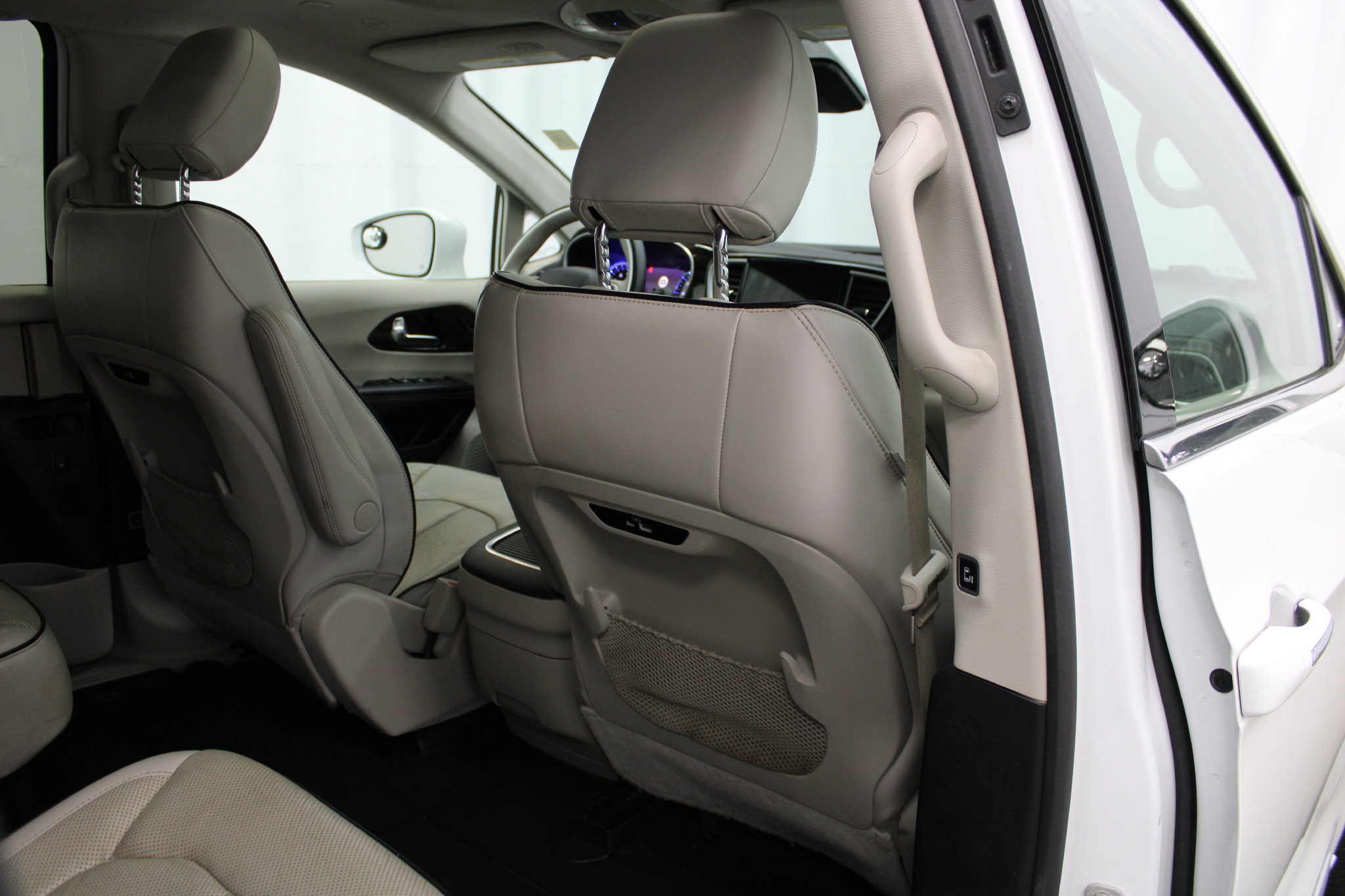 Used 2021 Chrysler Pacifica Limited w/ Premium & Safety Sphere Group AWD/4WD image 24