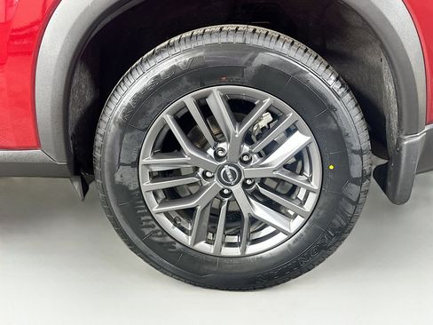 Used 2023 Nissan Rogue S AWD/4WD image 7