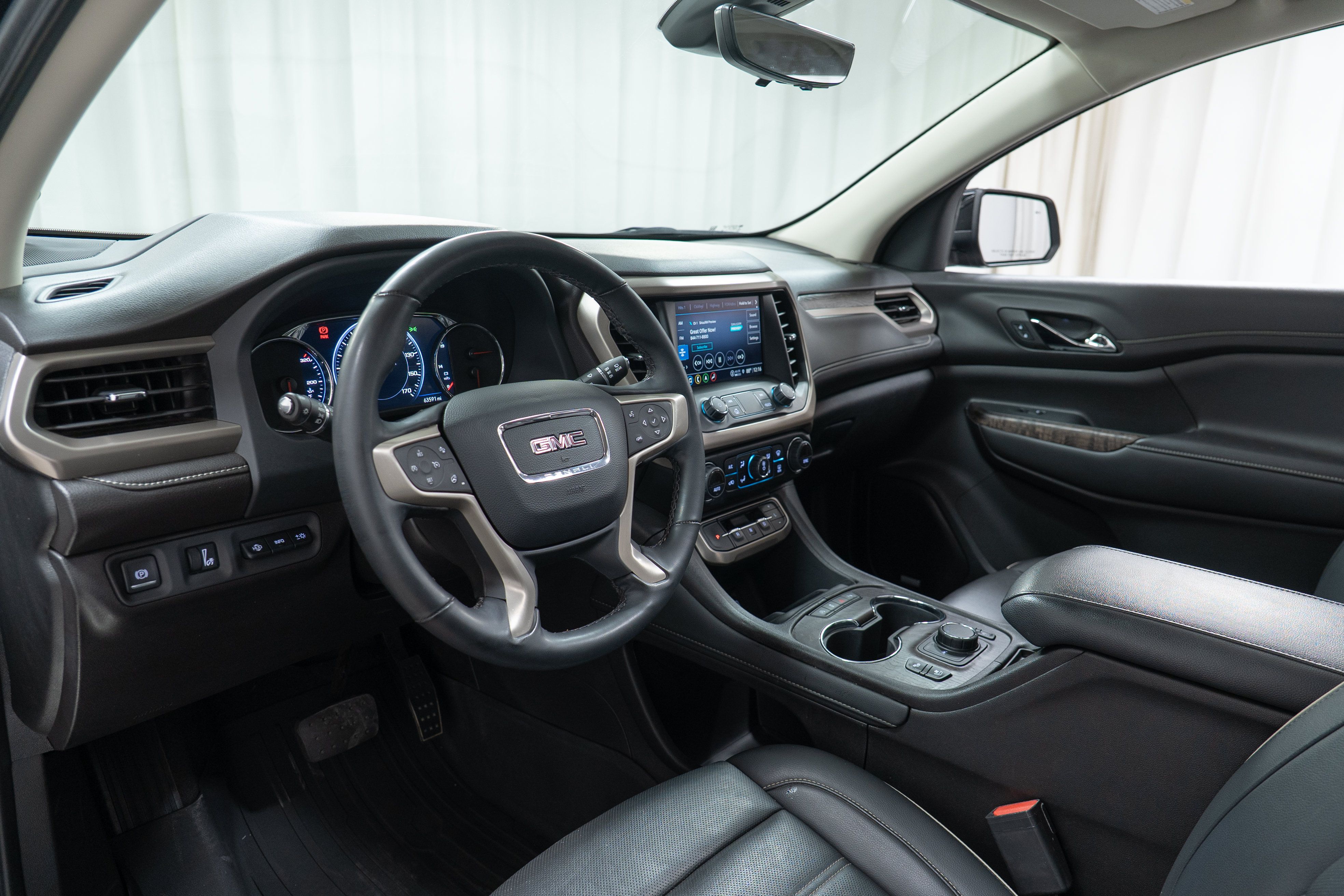 Used 2023 GMC Acadia Denali w/ Denali Ultimate Package FWD image 12