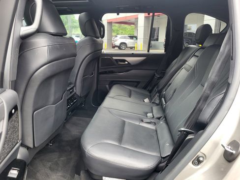 Used 2023 Lexus LX 600 F Sport w/ Accessory Package (Z1) AWD/4WD image 18