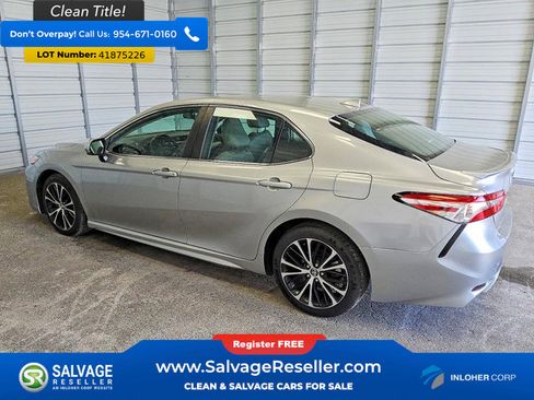 Used 2020 Toyota Camry SE image 3
