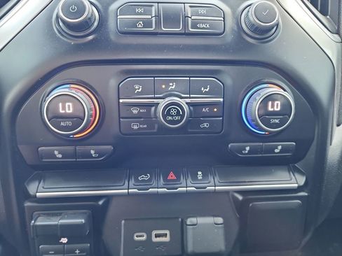 Used 2023 Chevrolet Silverado 2500 LT w/ Convenience Package image 27