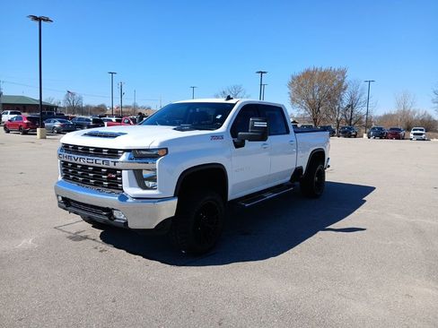 Used 2023 Chevrolet Silverado 2500 LT w/ Convenience Package image 3