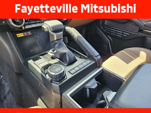 Used 2025 Toyota 4Runner Limited AWD/4WD image 24