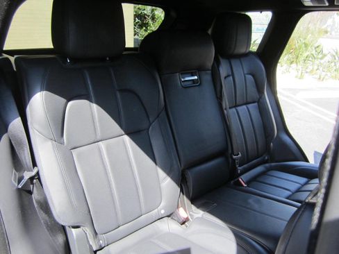 Used 2017 Land Rover Range Rover Sport HSE AWD/4WD image 17