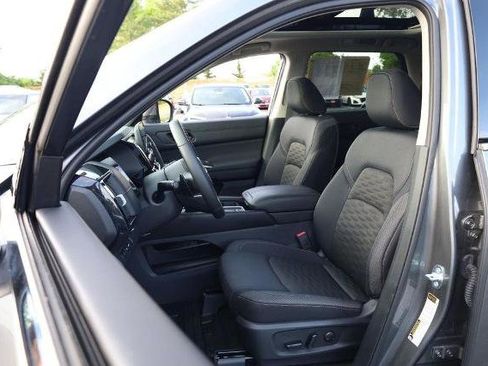 Certified 2025 Nissan Pathfinder SV w/ SV Premium Package FWD image 8