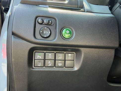 Used 2025 Honda Ridgeline Black Edition image 9