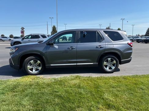 Used 2025 Honda Pilot EX-L image 6