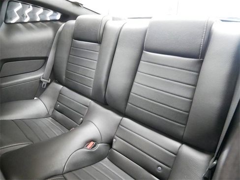 Used 2010 Ford Mustang GT image 9