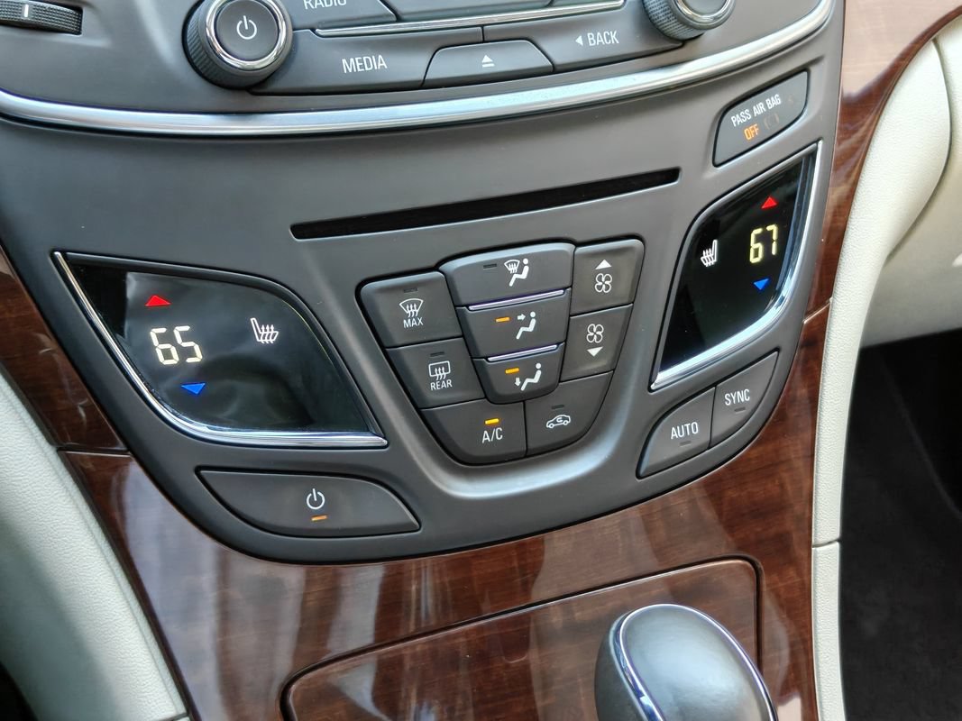 Used 2016 Buick Regal FWD image 27