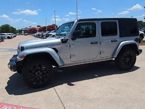 Used 2023 Jeep Wrangler Unlimited Sahara AWD/4WD image 36