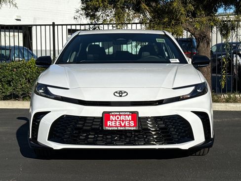 New 2026 Toyota Camry Hybrid FWD image 4