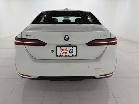 Used 2024 BMW 530i xDrive w/ Premium Package image 4