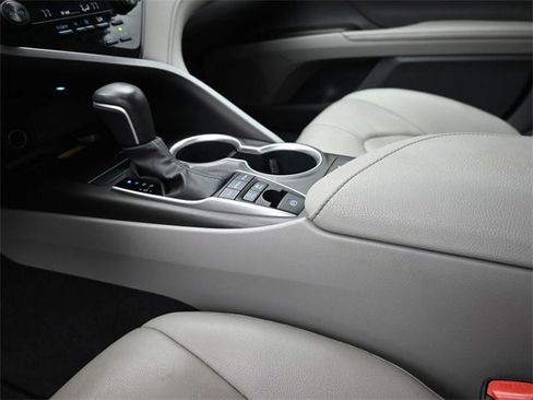 Used 2023 Toyota Camry XLE image 20