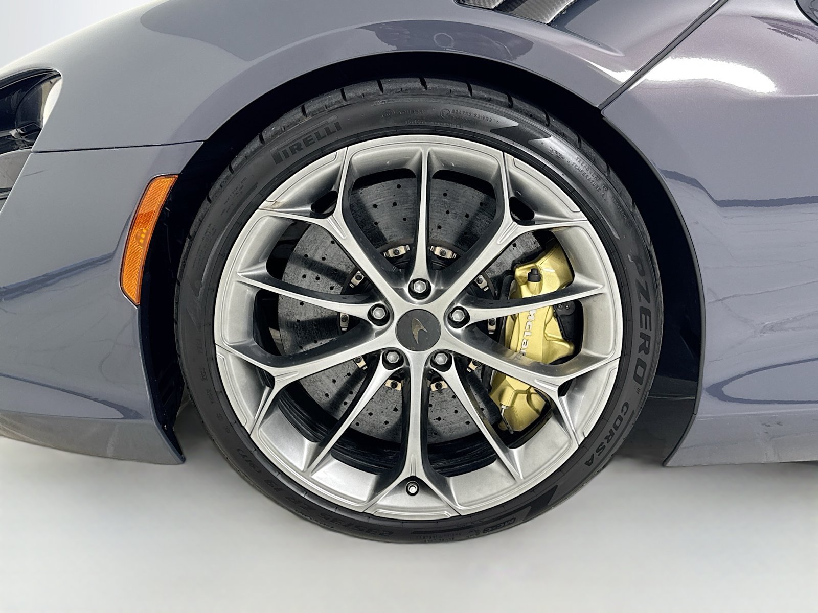 Used 2025 McLaren Artura RWD image 10