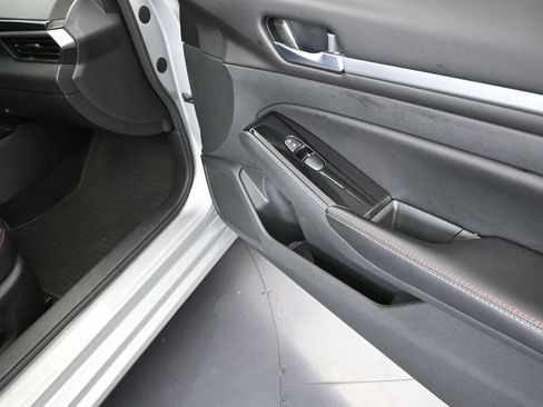 Used 2024 Nissan Altima 2.5 SR w/ SR Premium Package image 23