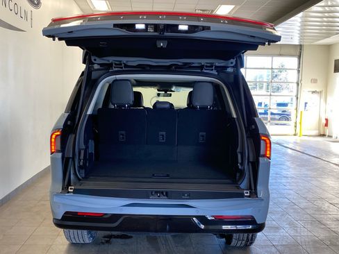 New 2026 Lincoln Navigator Reserve image 9