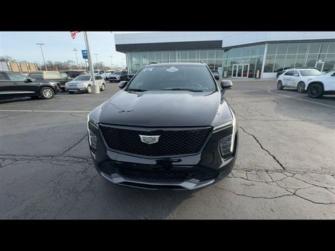 Used 2025 Cadillac XT4 Sport image 3