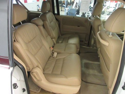 Used 2010 Honda Odyssey EX-L image 16