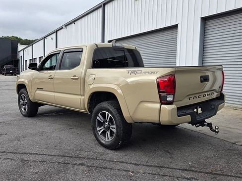 Used 2019 Toyota Tacoma TRD Sport RWD image 6