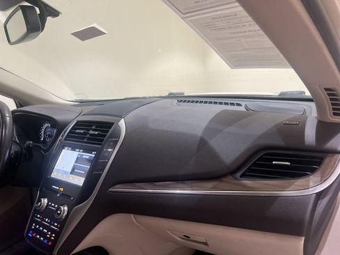 Used 2018 Lincoln MKC Reserve FWD image 27