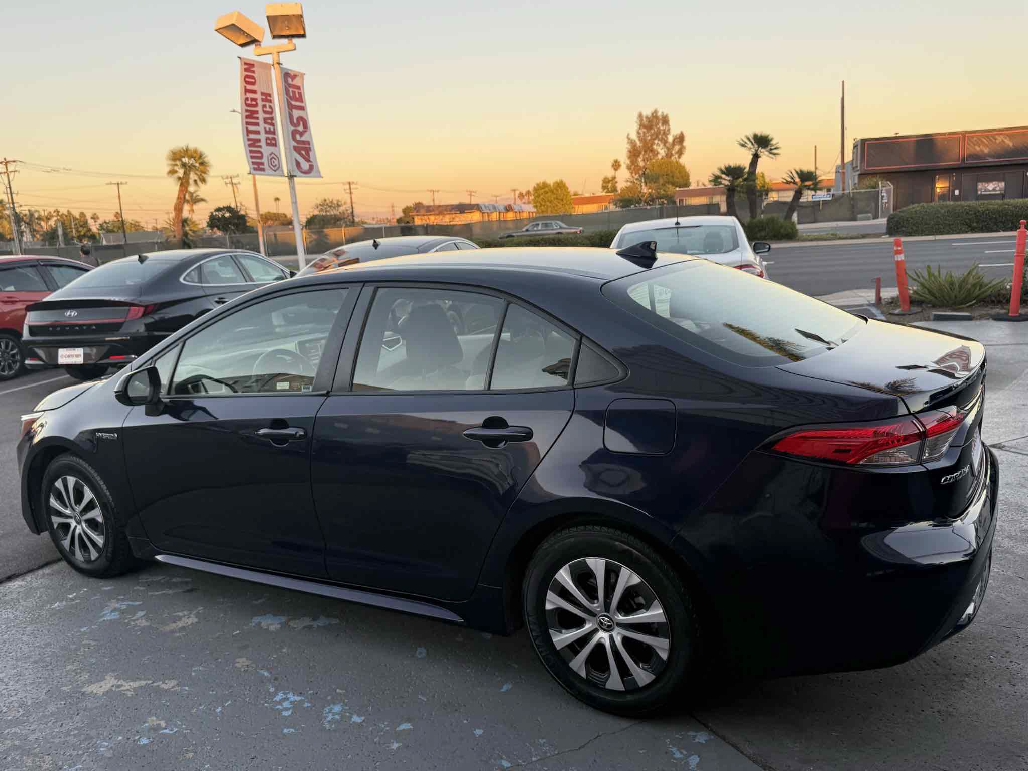 Used 2020 Toyota Corolla LE FWD image 11