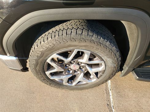 Used 2024 GMC Sierra 1500 SLT w/ SLT Premium Plus Package image 40