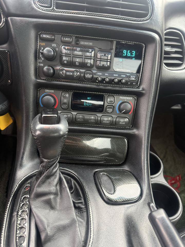 Used 1997 Chevrolet Corvette Coupe RWD image 17