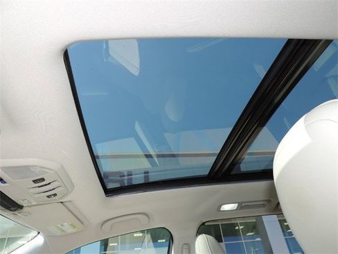 Used 2022 Subaru Ascent Limited w/ Technology Package image 9