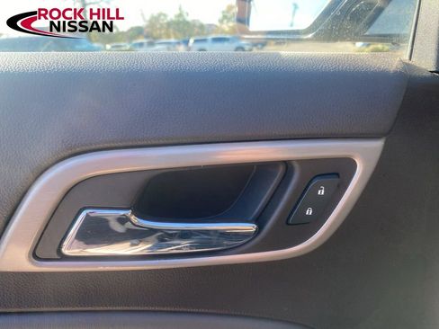 Used 2016 GMC Yukon Denali w/ Open Road Package image 11