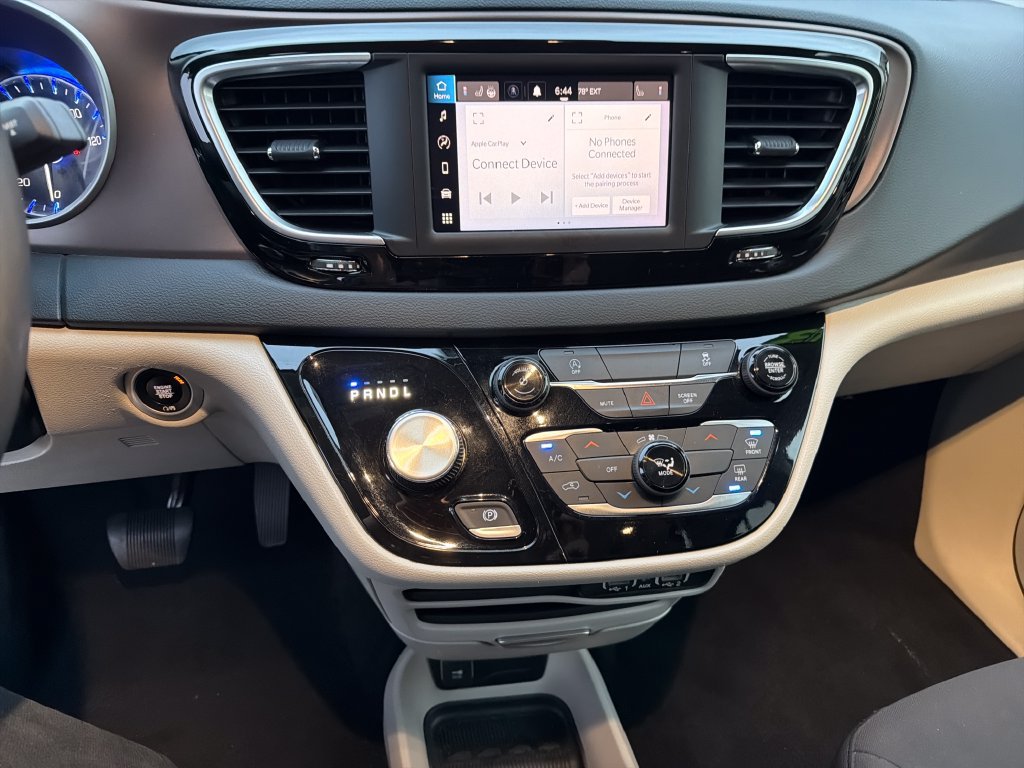Used 2023 Chrysler Voyager LX FWD image 23