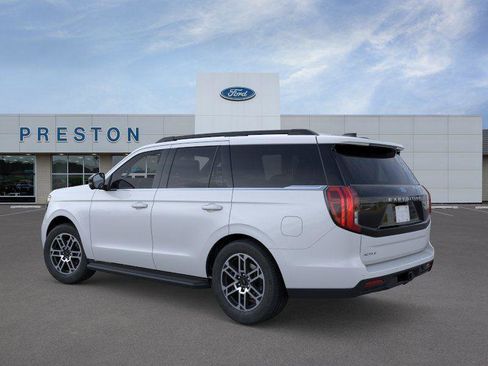 New 2026 Ford Expedition Active image 4