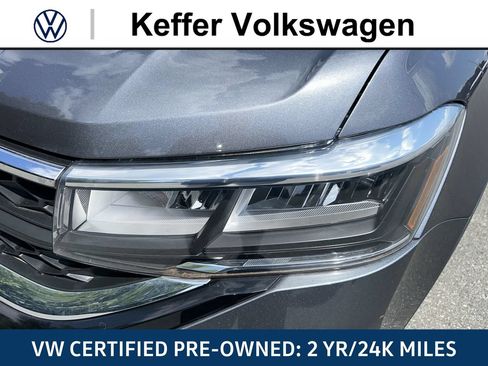 Certified 2023 Volkswagen Taos SE FWD image 19