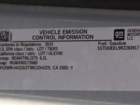 Used 2024 GMC Sierra 1500 AT4 w/ Technology Package AWD/4WD image 13