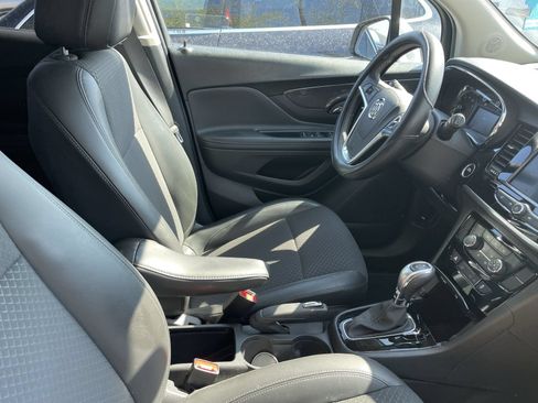 Used 2022 Buick Encore Preferred w/ Safety Package FWD image 5