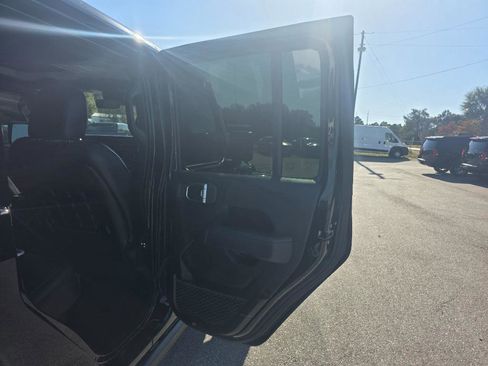 Used 2020 Jeep Gladiator Rubicon image 12